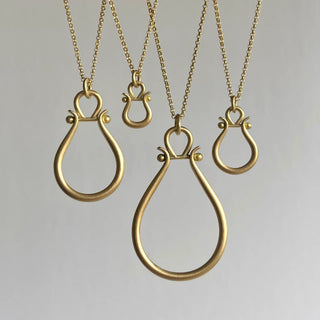 Lyre Pendant in Gold