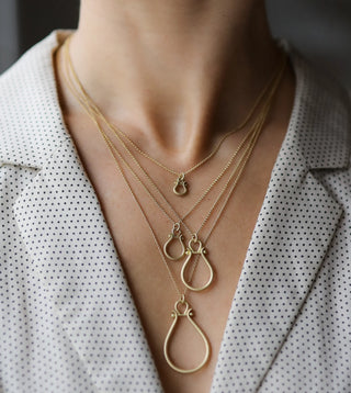 Lyre Pendant in Gold