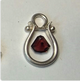 Red Spinel Medium Lyre Pendulum Pendant in 18k Gold